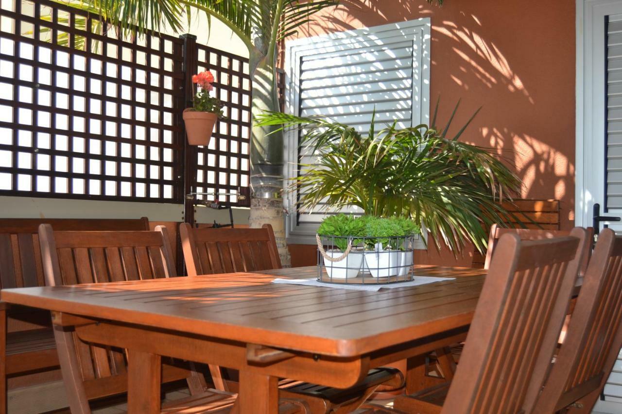 Apartamento Vacacional Atico Frente Al Mar Candelaria Eksteriør billede