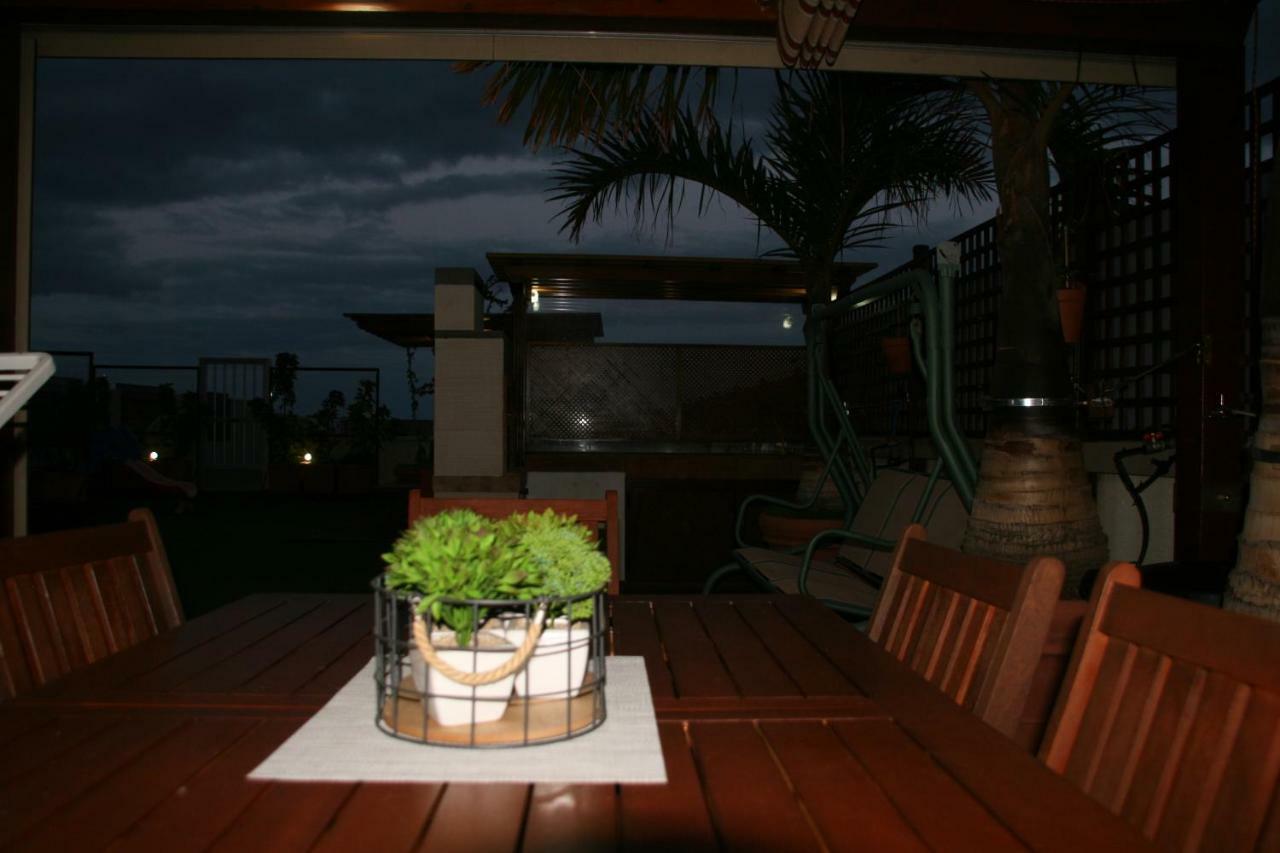 Apartamento Vacacional Atico Frente Al Mar Candelaria Eksteriør billede